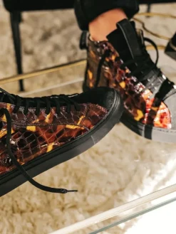PM001 - Caiman Varnished Amber